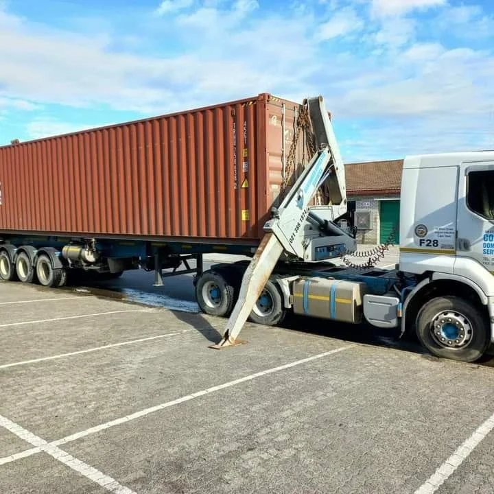40ft shipping containers (Refurbish) - Image 2