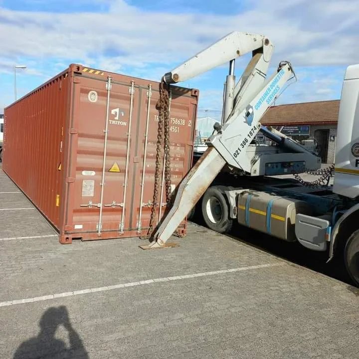 40ft shipping containers (Refurbish) - Image 3